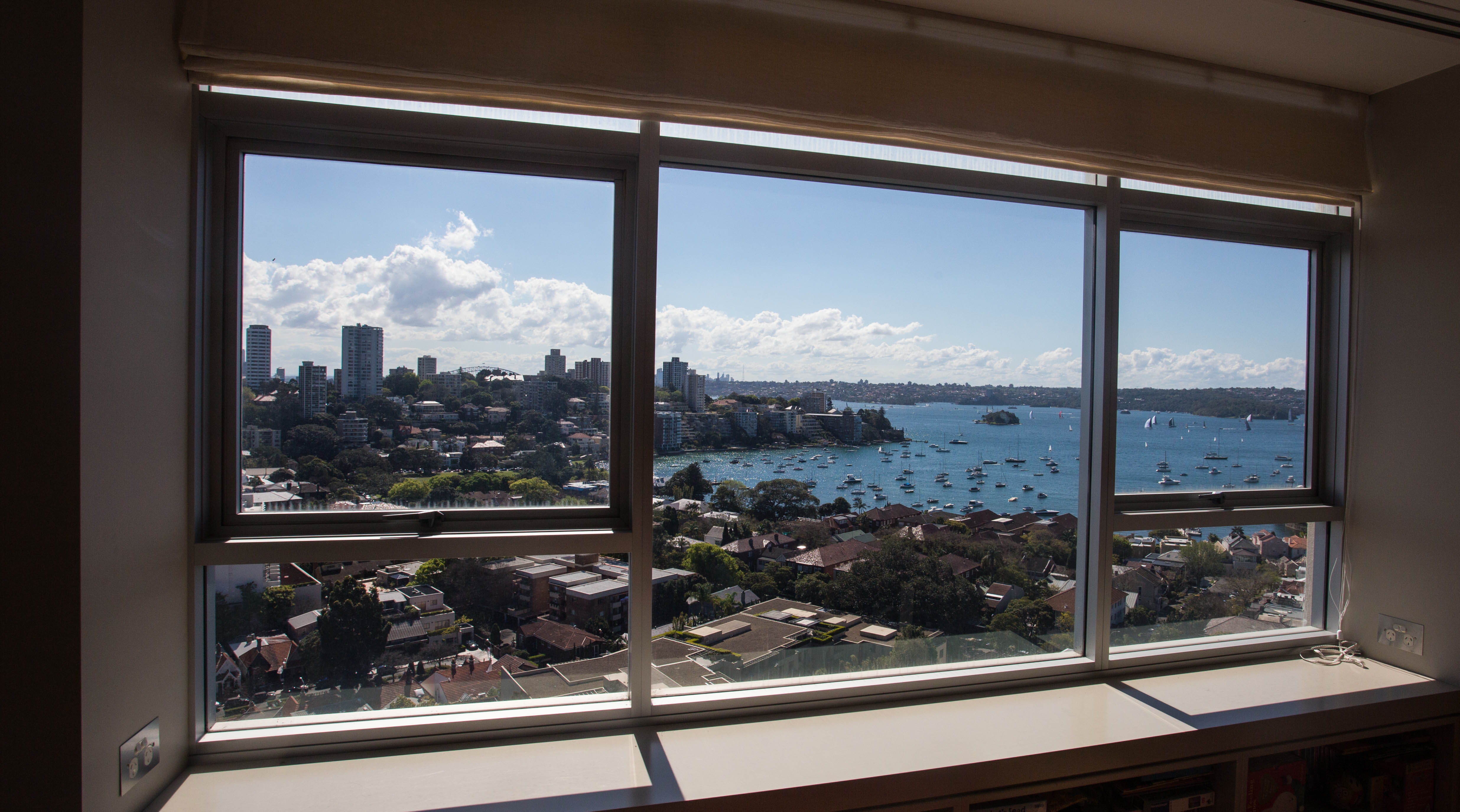 Enjoying some rare luxury as I reach Sydney and spend a wonderful week with my family in this high-rise apartment overlooking the waters of Sydney Harbour