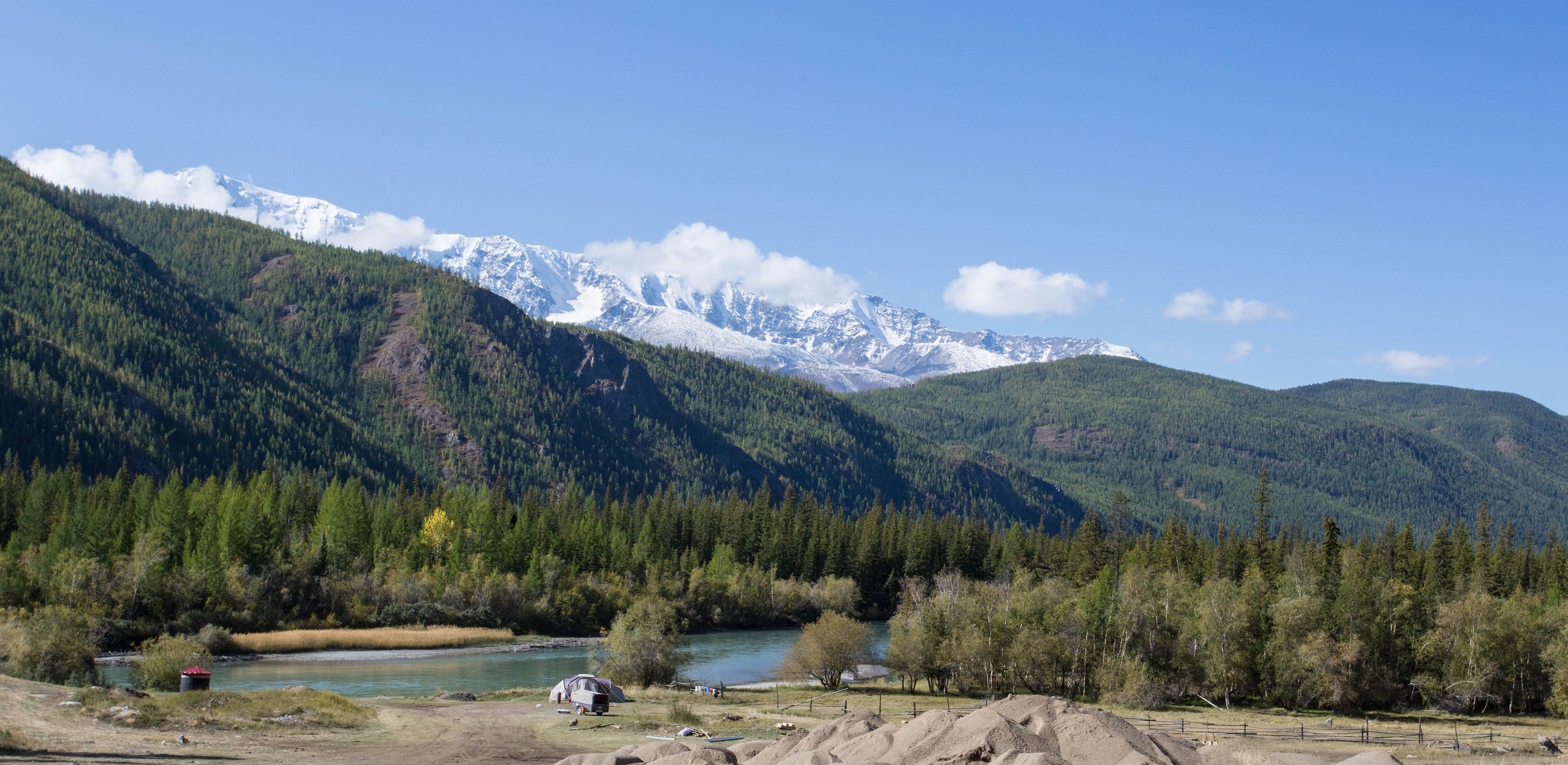 Snowcapped peaks becoming visible as I reach the much more remote eastern end of the Altai