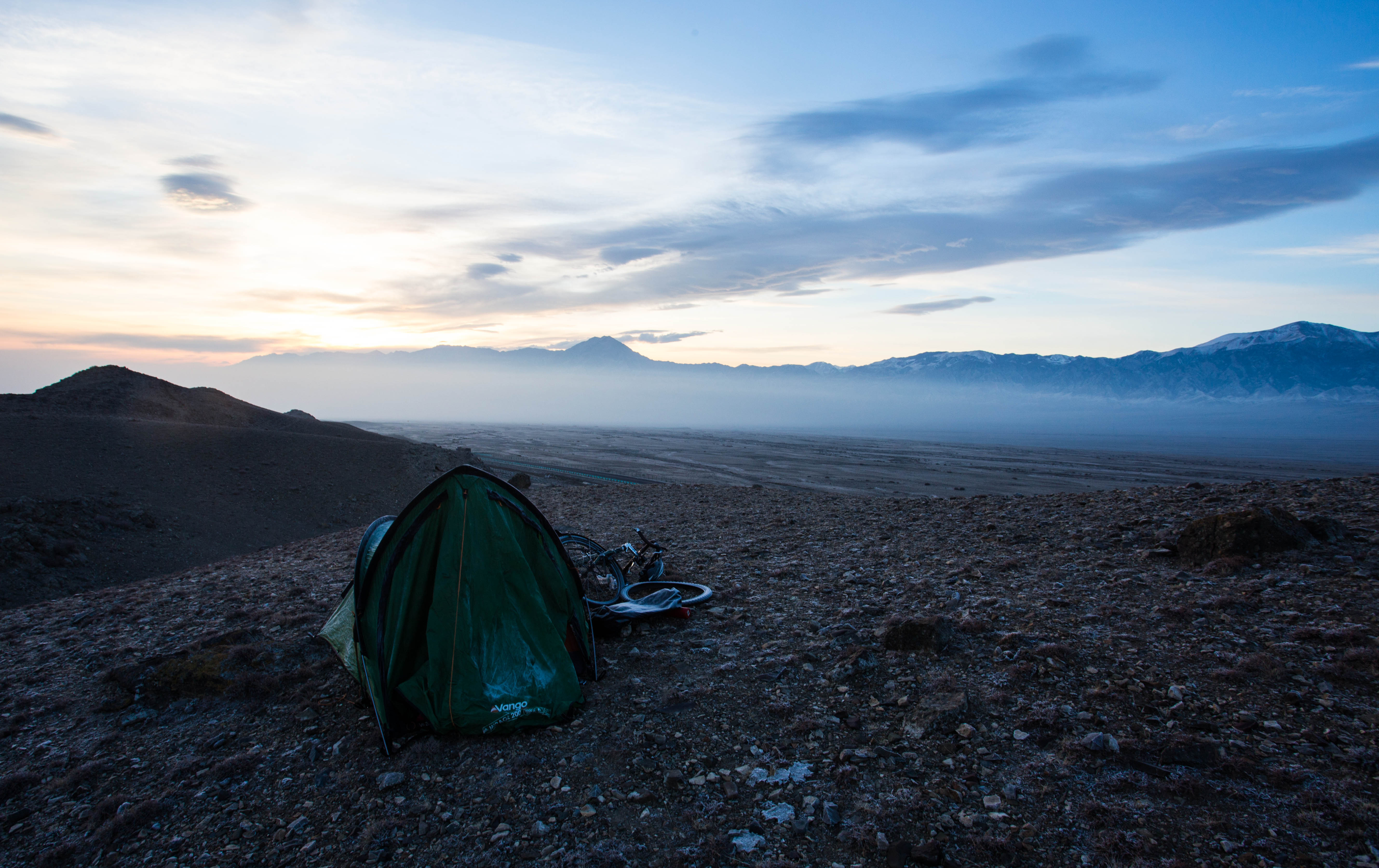 Failing to descend far enough meant I woke up to a freezing morning after temperatures dropped to -4°C overnight