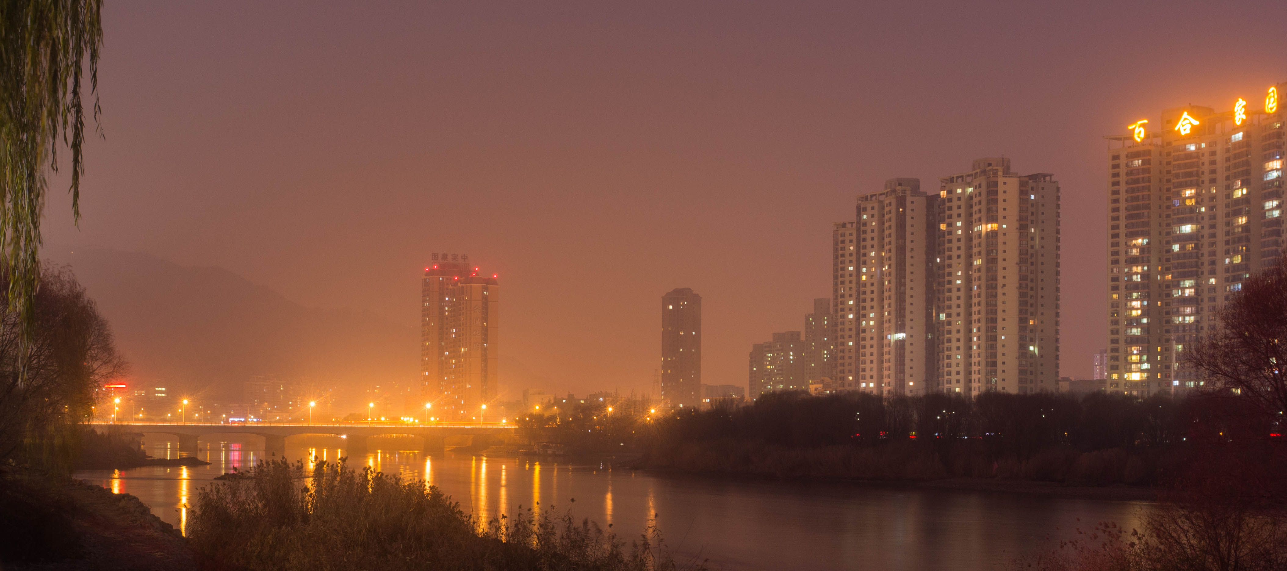 Arriving in the centre of Lanzhou, the halfway point of this long race across China