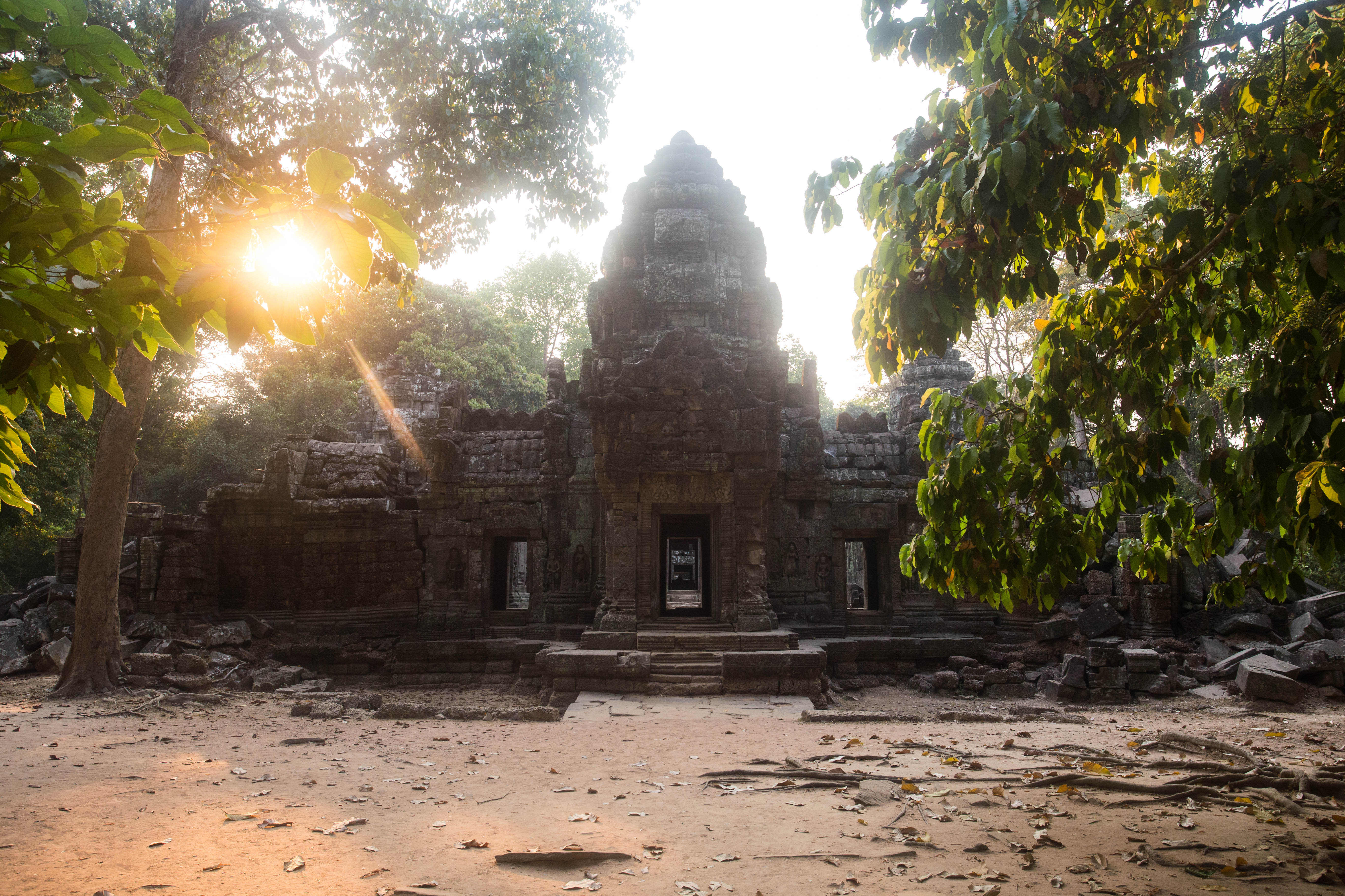One of the impressive gateways of Ta Som Temple